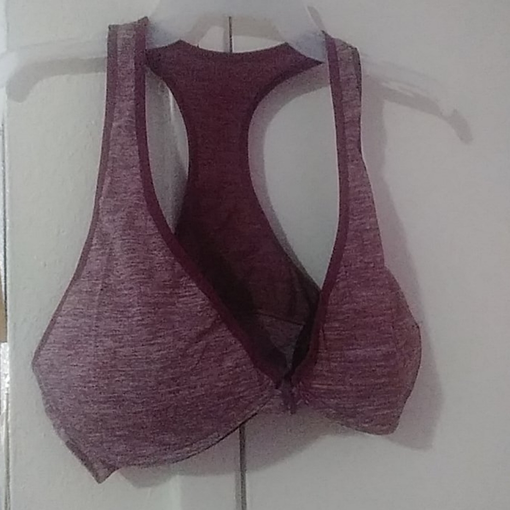 Assorted clothing - Picture 8 of 11